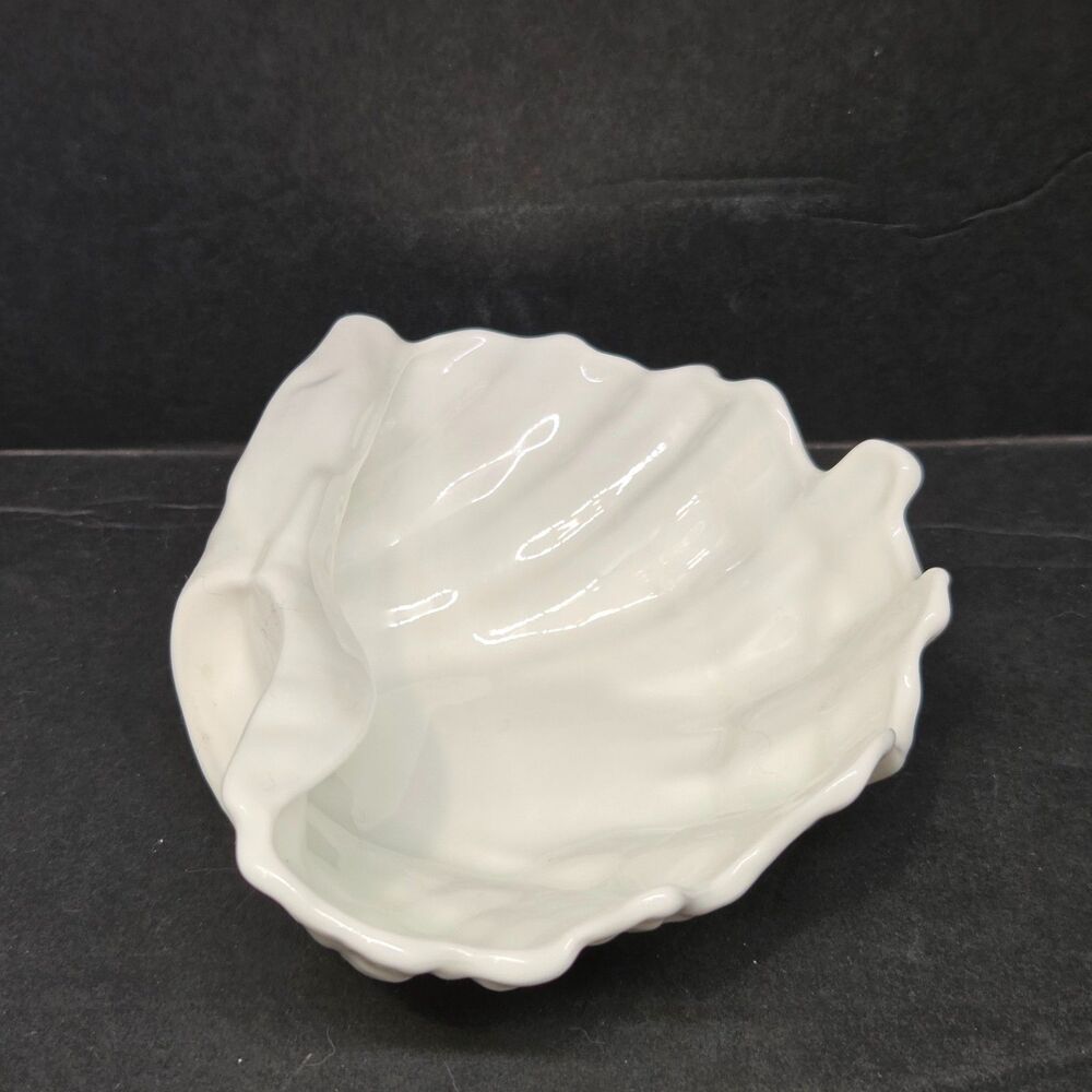 Wedgwood England Nautilus Collection White 5 3/4" Sea Shell Dish EXC - Picture 4 of 10
